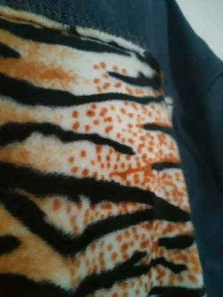 Chaqueta vaquera azul cosida a mano