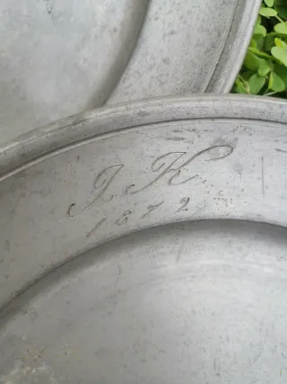 Set di Piatti Antichi in Ottone