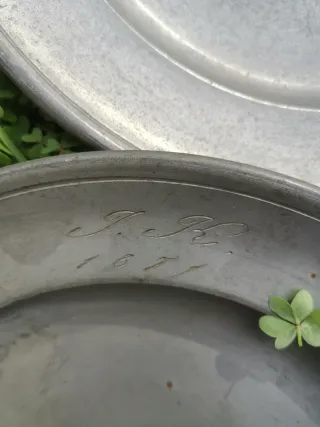 Set di Piatti Antichi in Ottone