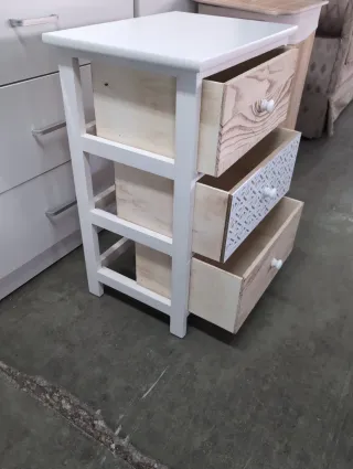 Mesita auxiliar madera y blanco