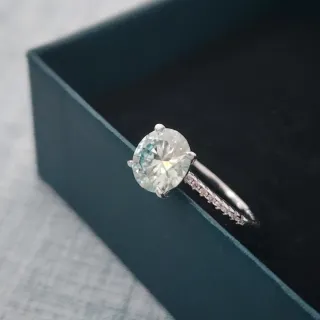 Anillo de plata con circonita