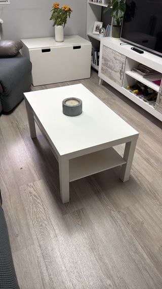 Mesa de centro blanca de madera