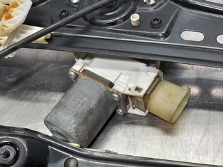 ELEVALUNAS DELANTERO DERECHO BMW SERIE 3 TOURING