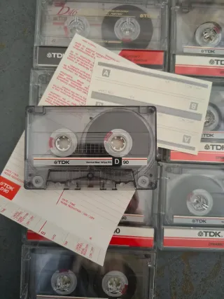 10 Musicassette TDK D pulite con adesivi