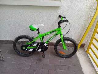 Bicicleta infantil verde Para niños de 4 a 6 años