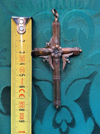 Antigua Cruz de Metal Decorada