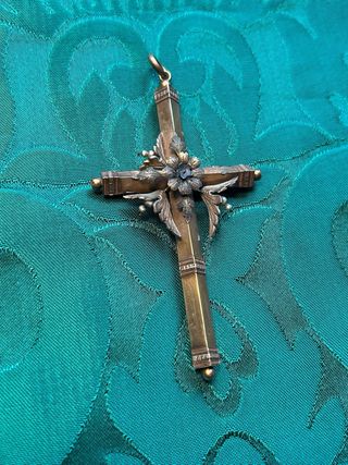 Antigua Cruz de Metal Decorada