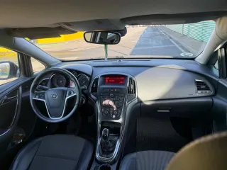 Opel Astra 2010
