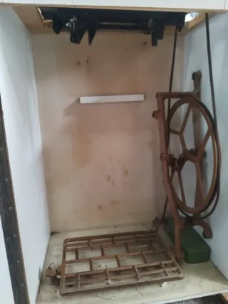 Mueble maquina coser antigua