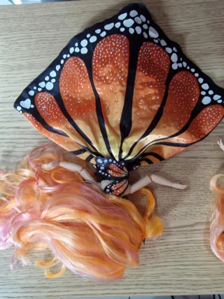 Rainbow High Bambole poppy butterfly