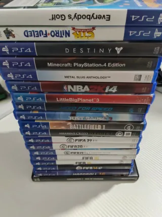 PS4 (PlayStation 4) Negra + Juegos