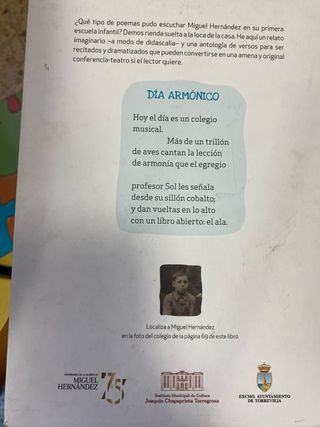 Miguel Hernández entre niños