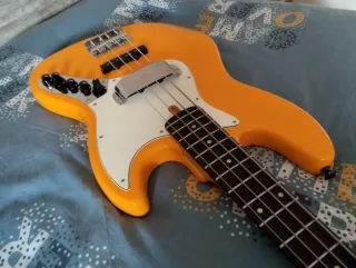 Bajo Marcus Miller V3