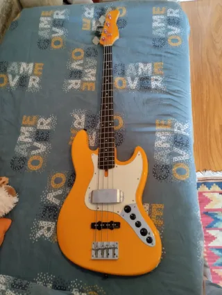 Bajo Marcus Miller V3