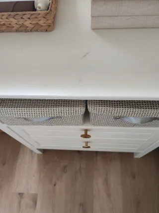 Cómoda cambiador IKEA SUNDVIK blanca.