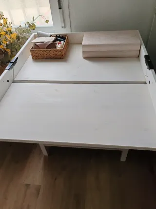 Cómoda cambiador IKEA SUNDVIK blanca.