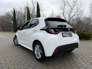 Toyota Yaris 1.5 120H Business Plus