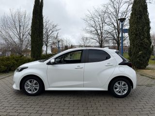 Toyota Yaris 1.5 120H Business Plus