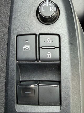 Toyota Yaris 1.5 120H Business Plus