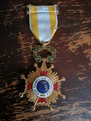 Medalla Cruz de Caballero Orden Isabel la Católica