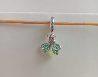 Charm Luciérnaga Verde Brilla Oscuridad