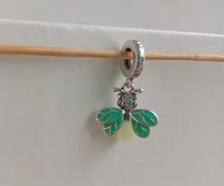 Charm Luciérnaga Verde Brilla Oscuridad