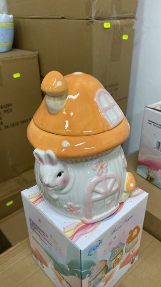 Coniglio con casetta in ceramica apribile