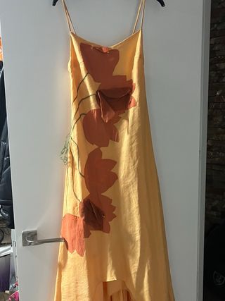 Vestido de fiesta naranja y amarillo