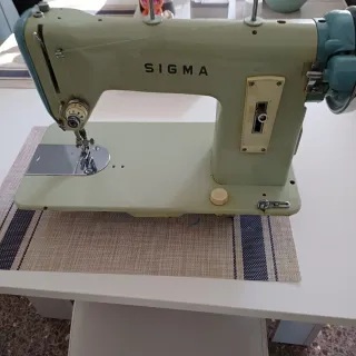 Máquina de coser antigua