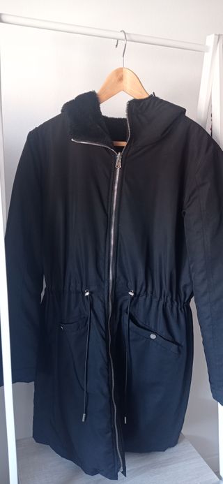 Parka forrada de pelo negra