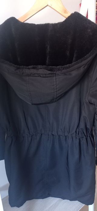 Parka forrada de pelo negra