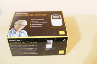 Teléfono móvil Alcatel blanco para mayores