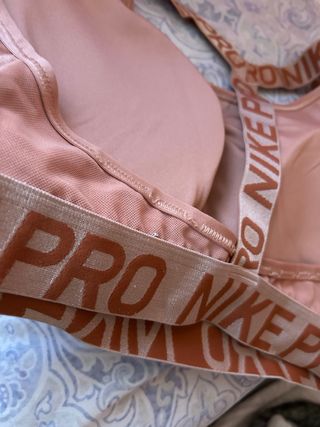 Conjunto de NIKE PRO Leggings, Top   y shorts