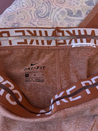 Conjunto de NIKE PRO Leggings, Top   y shorts