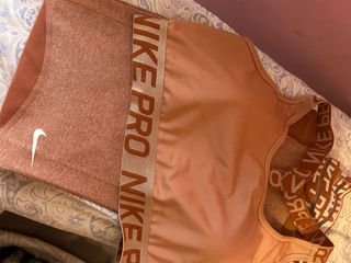 Conjunto de NIKE PRO Leggings, Top   y shorts