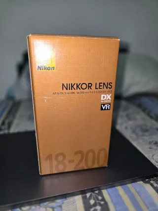 Objetivo Nikkor 18-200mm DX VR II