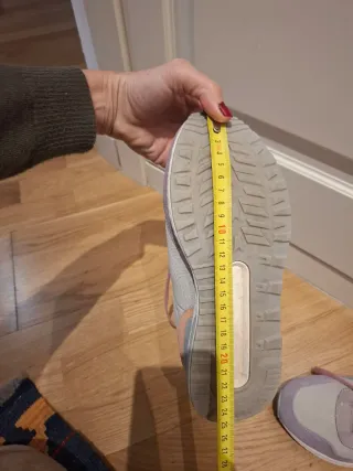 Zapatillas Scalpers grises y rosas