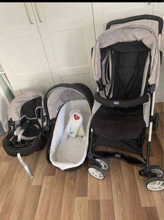 Carrito de bebé Chicco con capazo y silla