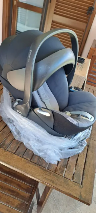 Ovetto Cybex con base Isofix