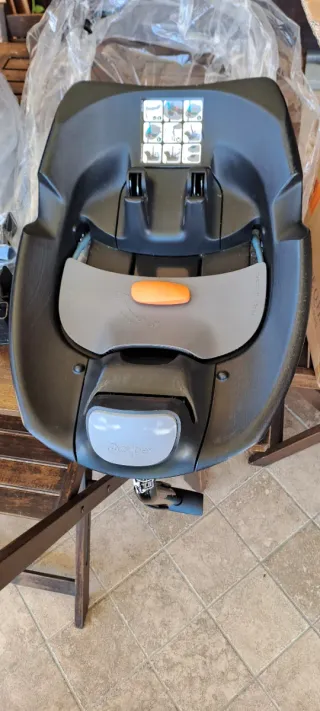 Ovetto Cybex con base Isofix