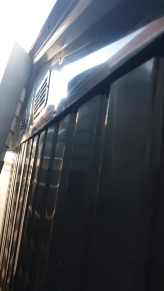 Caseta de jardín metálica gris