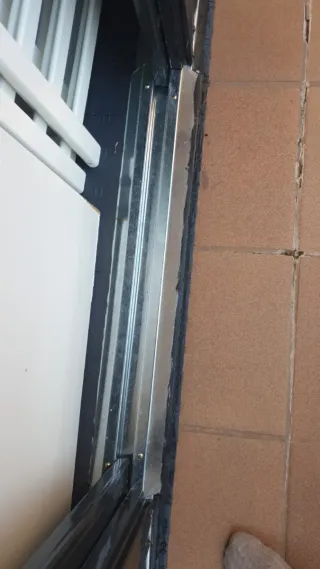 Caseta de jardín metálica gris