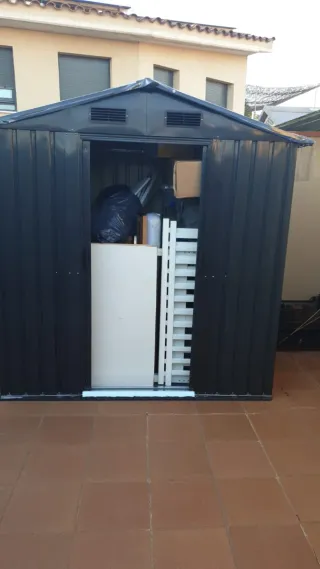 Caseta de jardín metálica gris