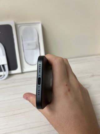 iPhone 16 128GB COMO NUEVO