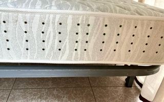 Se regala porte a casa Colchón y somier 90/180