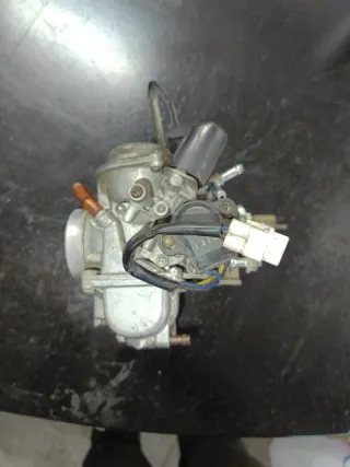 Cuerpo Mariposa Yamaha Majesty 250 01-02