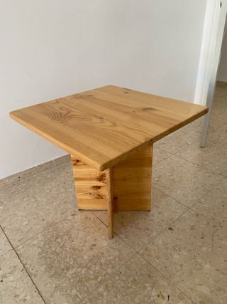 Mesa de madera rústica