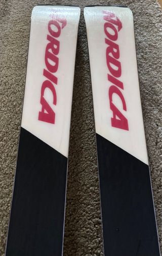 Esquís Nordica SL J 143