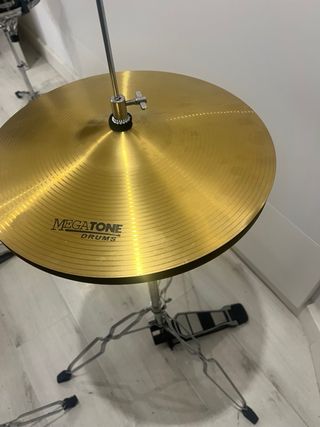 Batería Megatone Drums Negra. Solo 3 meses de uso.