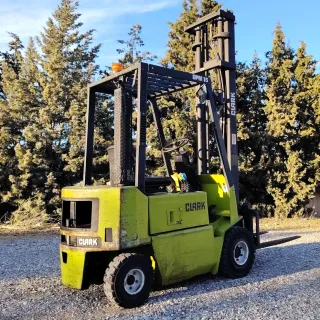 Carretilla elevadora CLARK